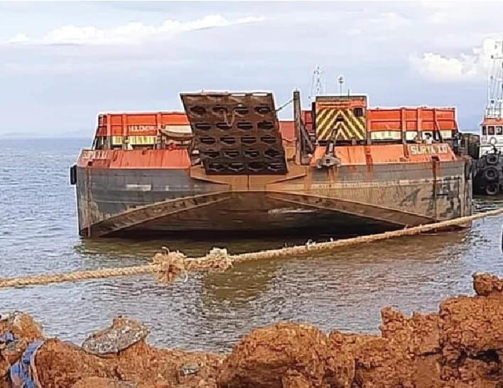 Tongkang pada kegiatan barging