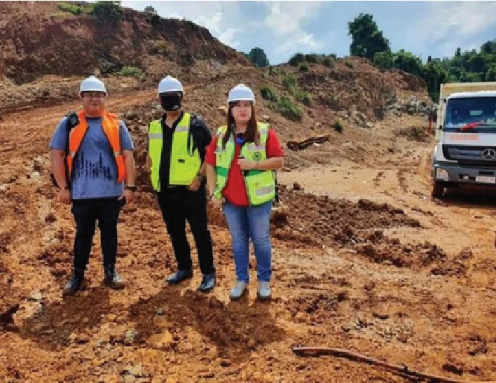 Tim melakukan inspeksi area operasional